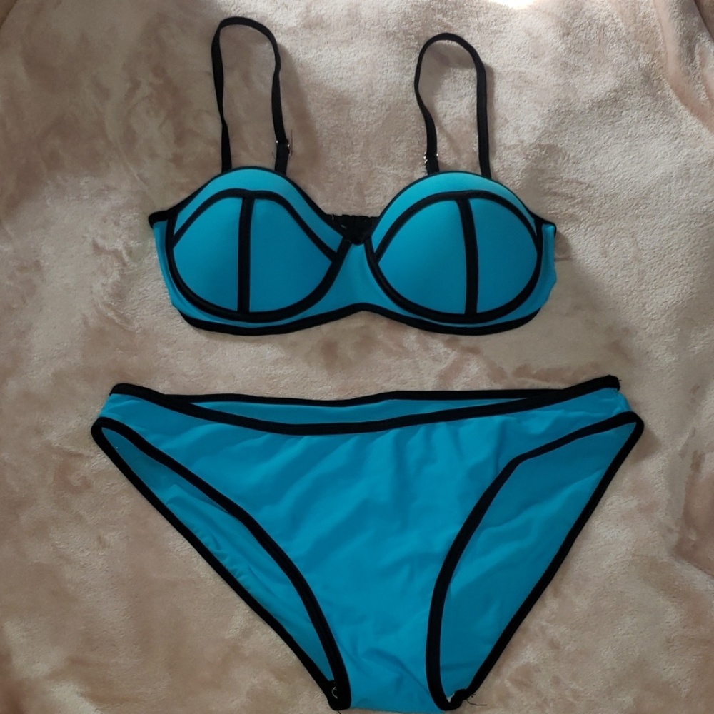 Blue Bikini - Picture 3 of 3